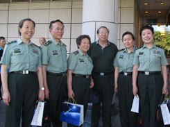 B5.与女将军们留影 2012.09.03于北京钓鱼台国宾馆化研究院庆典
